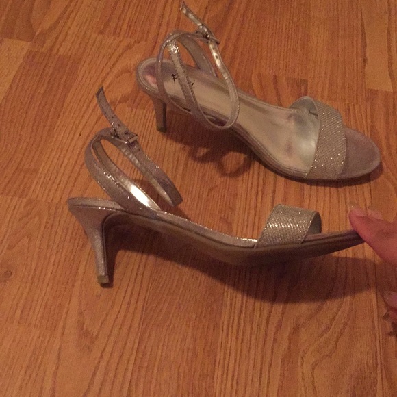 Sliver heels - Picture 2 of 2